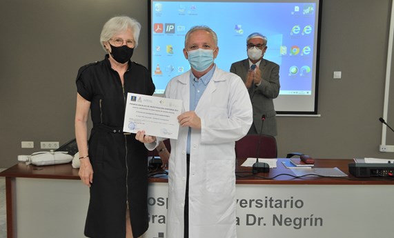Jesús Villar, I Premio de Investigación Clínica-Epidemiológica 2021 del Hospital Dr. Negrín