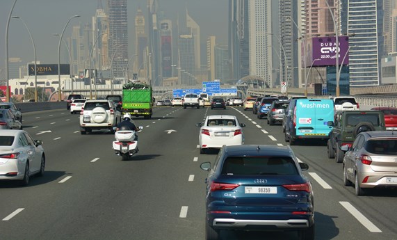 La exposición de la madre a los contaminantes del tráfico está asociada con un mayor riesgo de bajo peso al nacer en el bebé La exposición de la madre a los contaminantes del tráfico está asociada con un mayor riesgo de bajo peso al nacer en el bebé