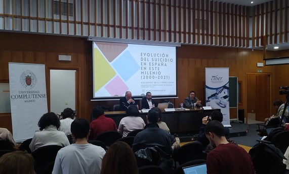 Once personas fallecieron al día por suicidio en España en 2021, de las cuales 3 de cada 4 fueron hombres Once personas fallecieron al día por suicidio en España en 2021, de las cuales 3 de cada 4 fueron hombres